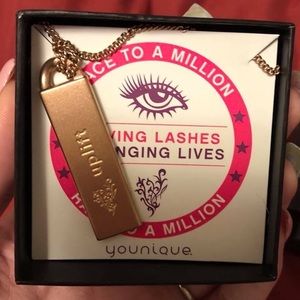 Younique Uplift Rose Gold Necklace. BNIB.